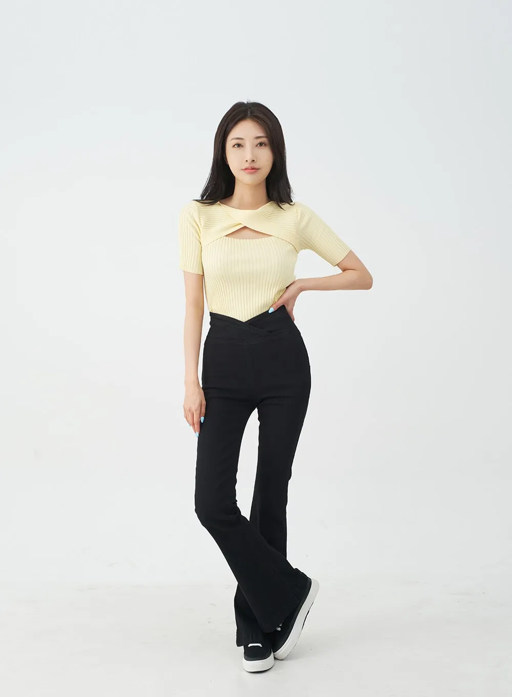 Banded Boot-Cut Highwaisted Pants IJ23