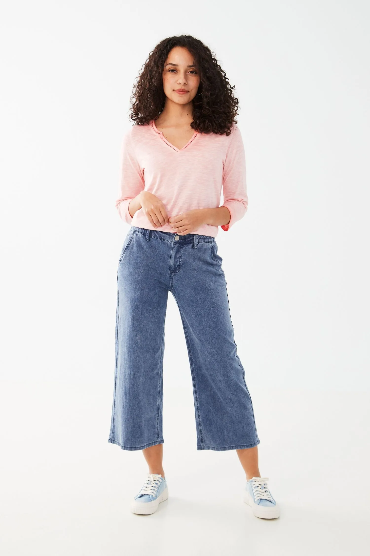 FDJ Wide Leg Pull-On Lightweight Crop Jean - Style 2730247