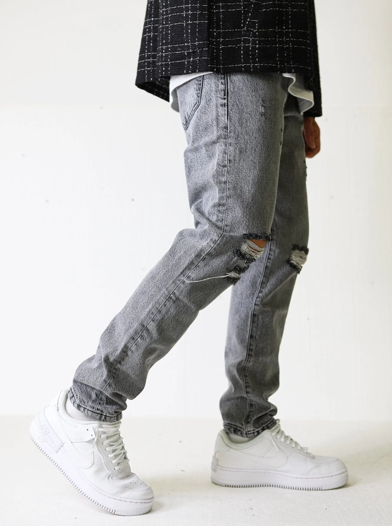 Premium Grey Ripped Essential Jeans