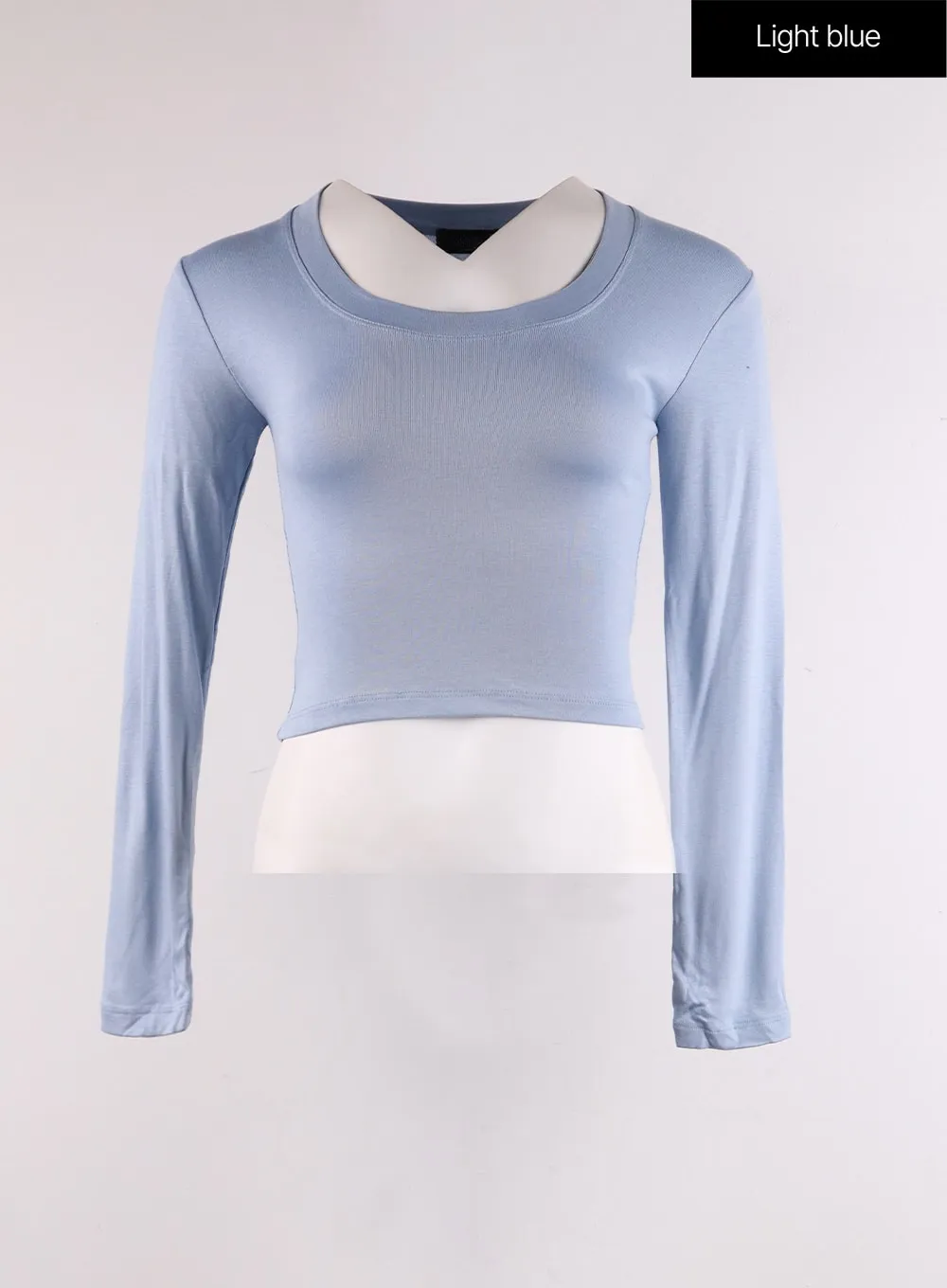 Slim Fit U-Neck Crop Tee IF402